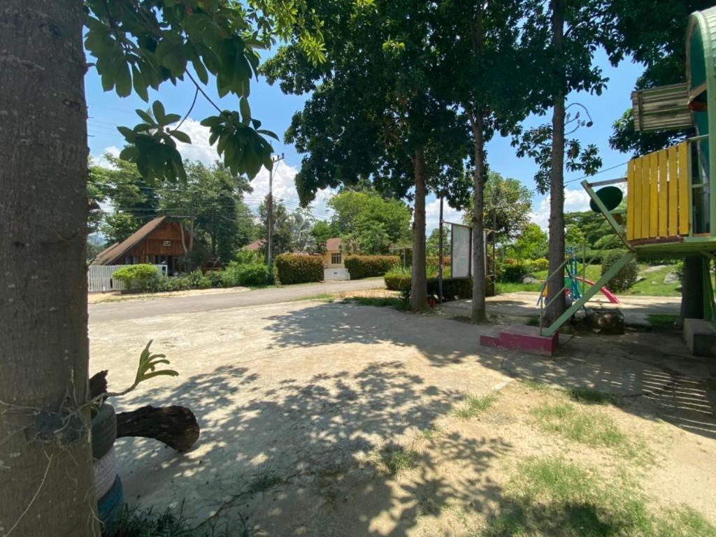 Oyo 966 Boss Khaoyai Hotell Ban Bung Toei Exteriör bild